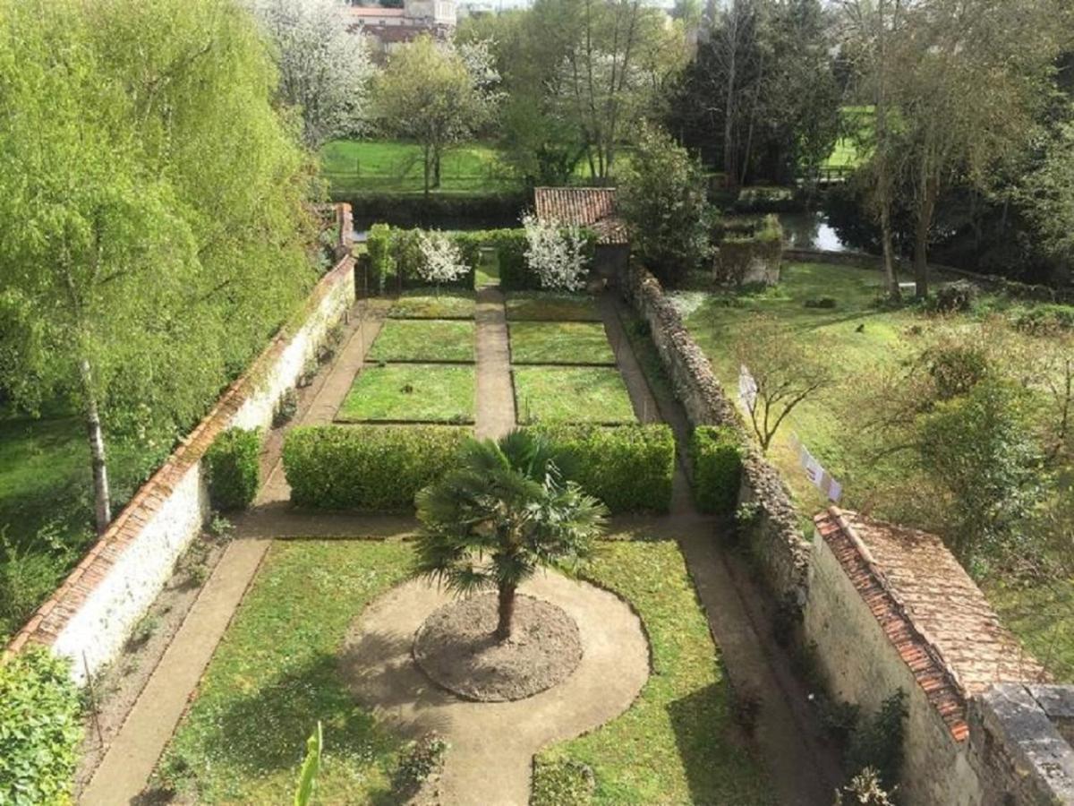 Les Jardins De La Seugne Apartment